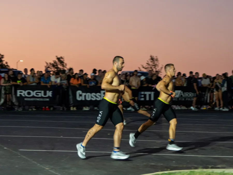 Imagem 1 - Lazar Ðukić e Saxon Panchik se aquecendo antes do início do evento.