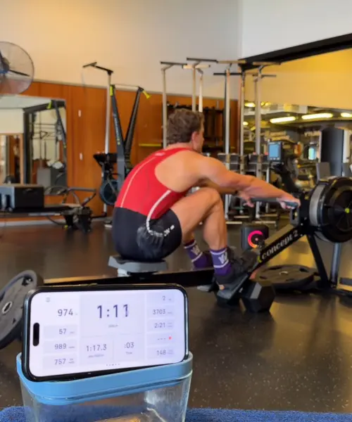 Tom Stoltman Quebra Recorde Mundial de Remo Indoor com Sprint de 12.4s