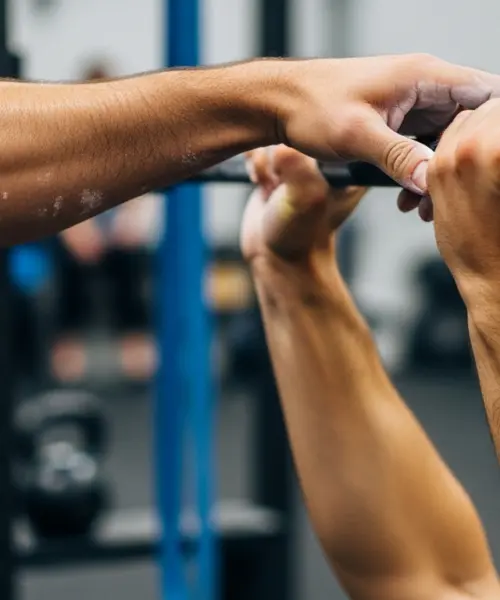 Bar Muscle-Ups: A Importância do Treinamento Estrito e Kipping no CrossFit
