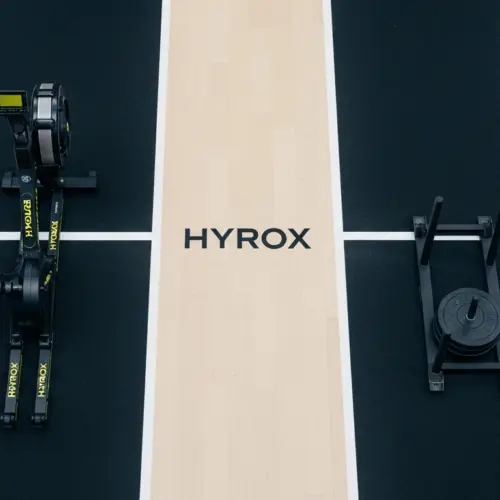 HYROX em Duplas: 3 Benefícios para Iniciantes na Competição do Momento