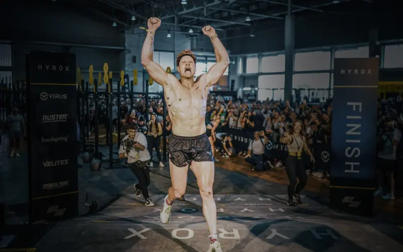 Foco nos Sleds e Volume: Hunter McIntyre Detalha Preparação para o Mundial de Hyrox