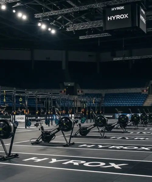 Atleta de 28 anos morre durante prova do HYROX em Lyon, na França