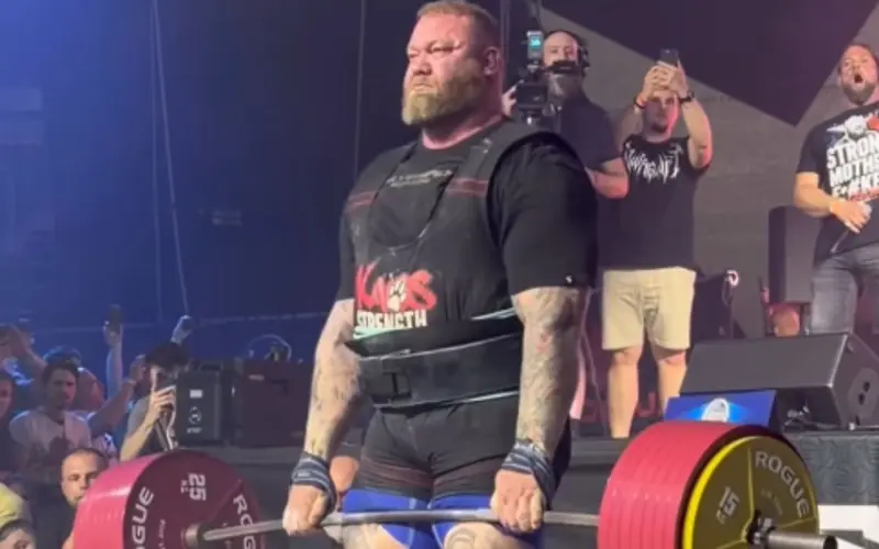 Hafthor Bjornsson estabelece novo recorde mundial de deadlift AMRAP